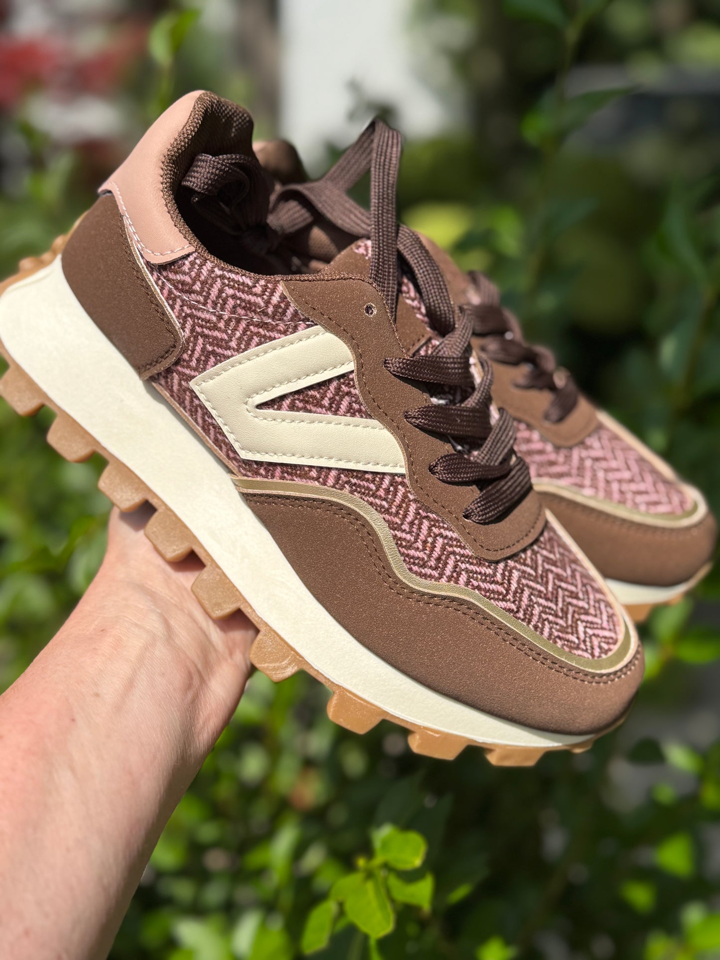 SNEAKER V