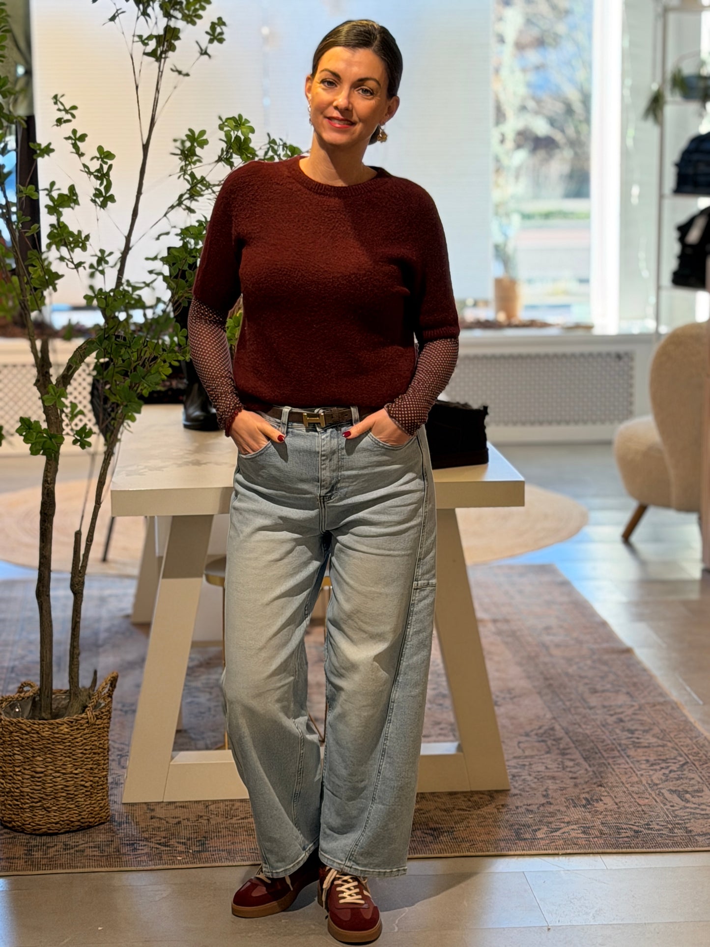 DOTS Mesh Top - Bordeaux PREORDER 5 januari