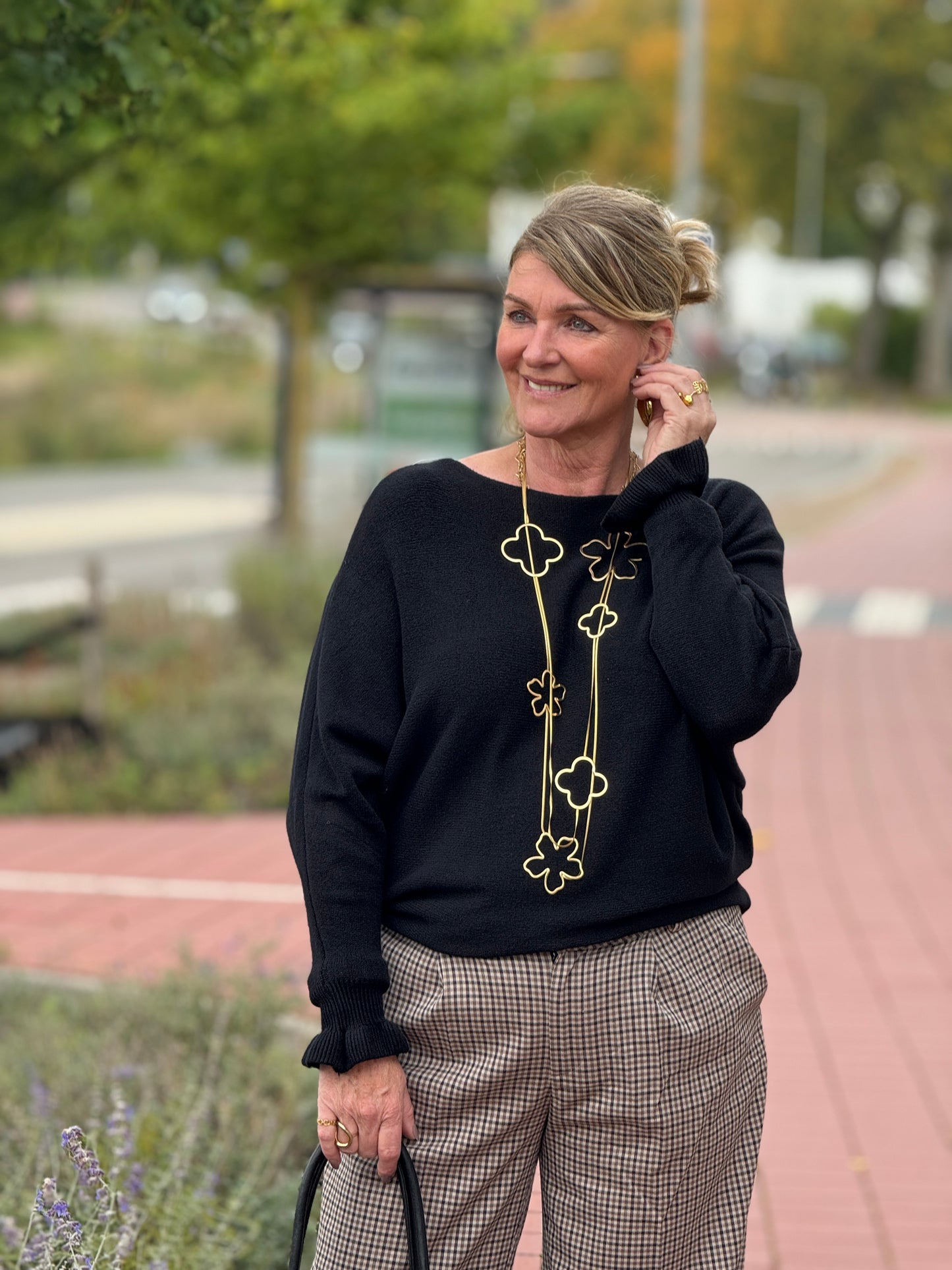 WENDY Sweater Ruffle - Zwart