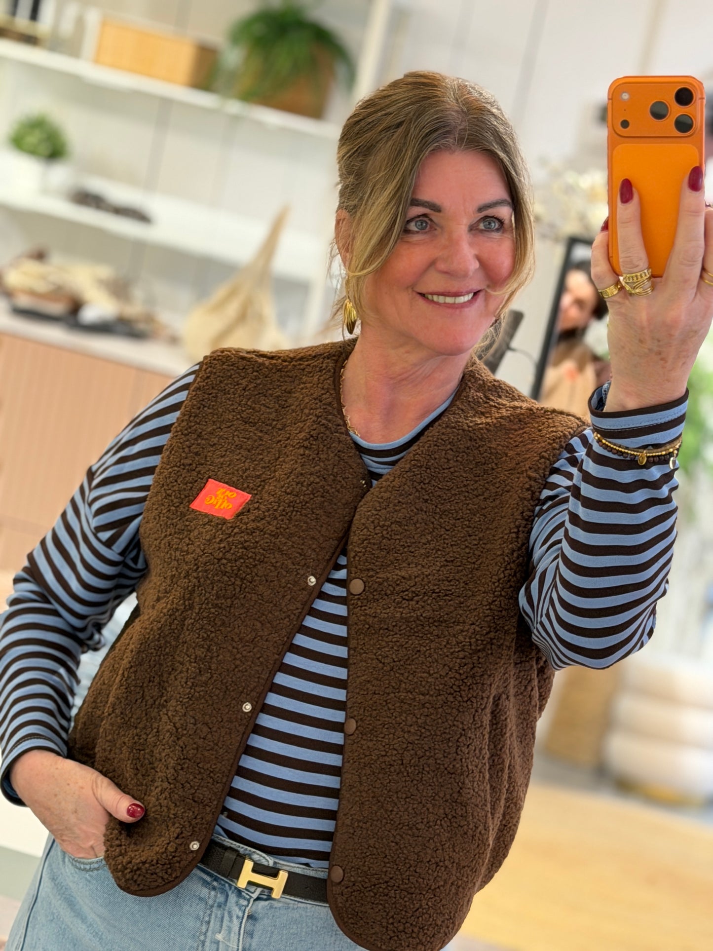 OUT of OFFICE Gilet - bruin