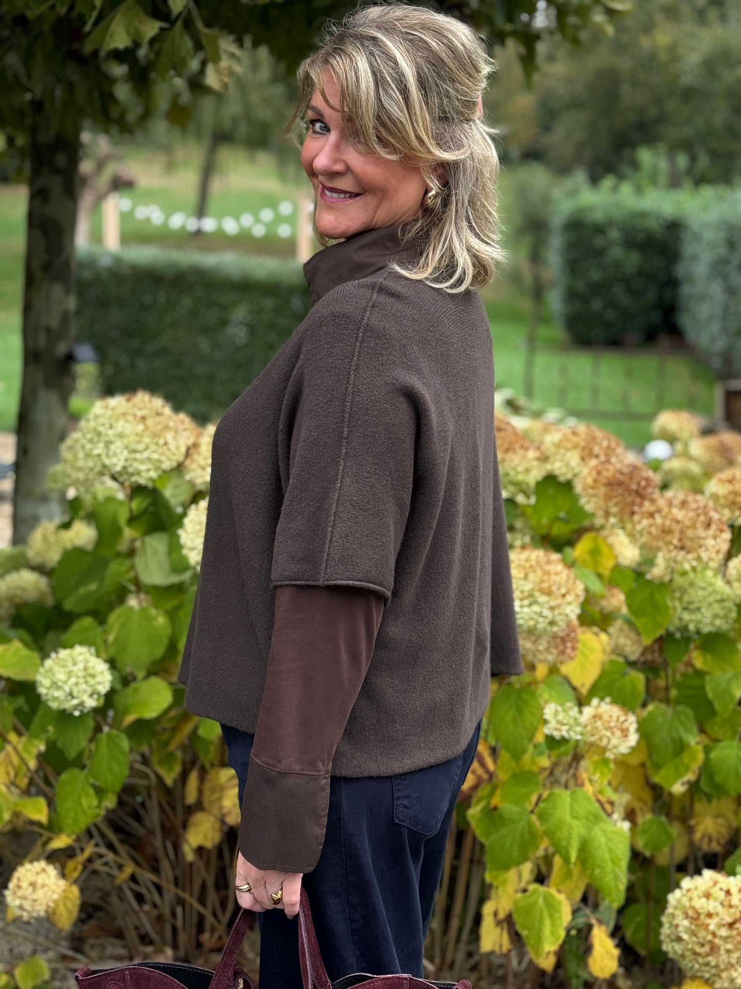 BASIC SLEEVE TOP - Bruin