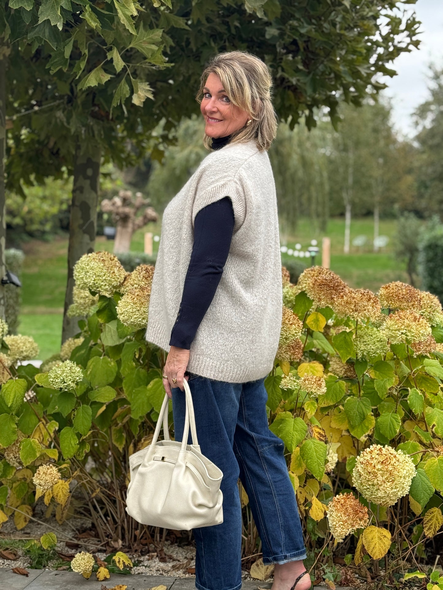 LIZZY Vest Mouwloos - Beige