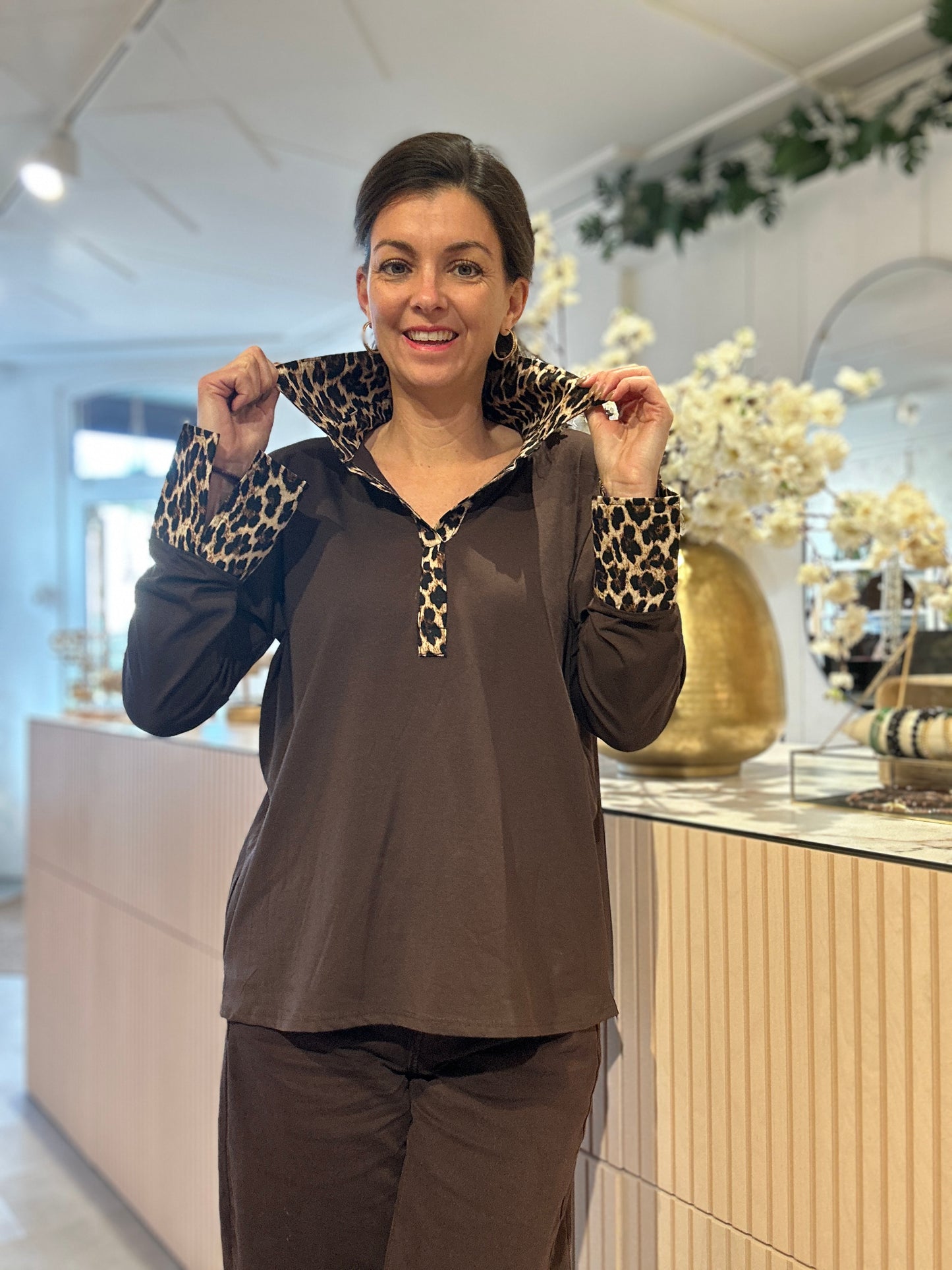 BONA BLOUSE LEOPARD - Bruin