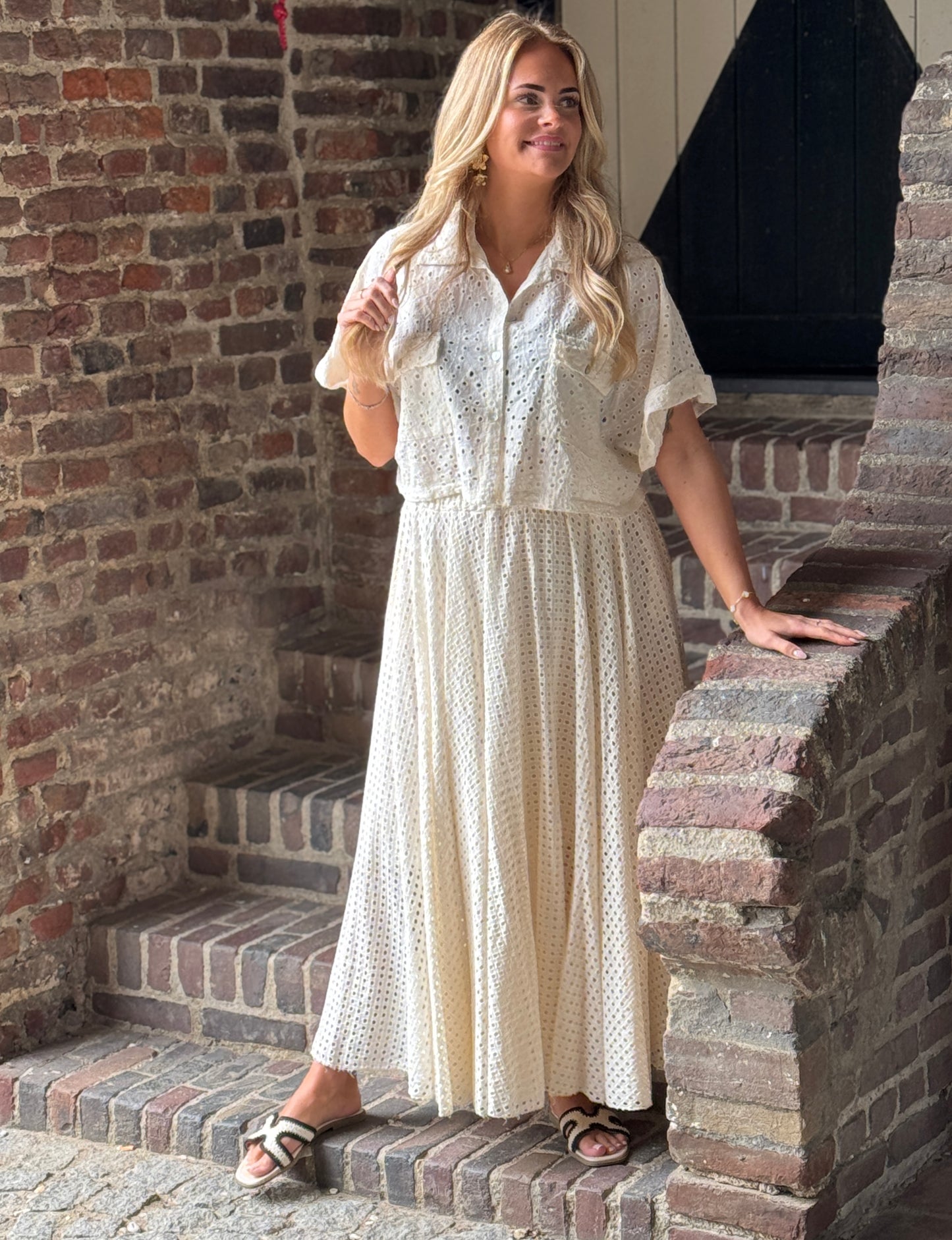 Underdress - White