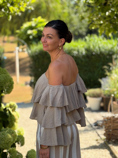 RUFFLE TOP - BEIGE