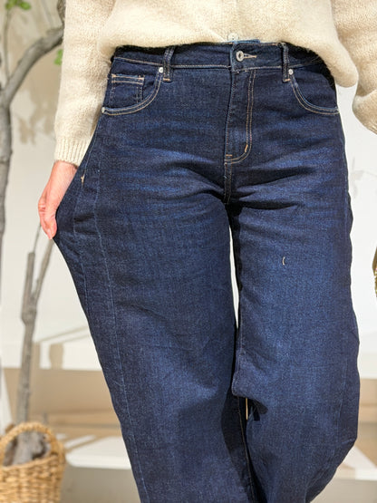 BARREL JEANS - DONKERE WASSING