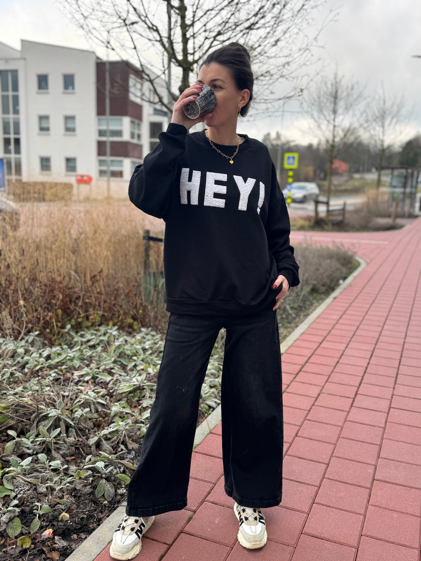 HEY Sweater - Zwart