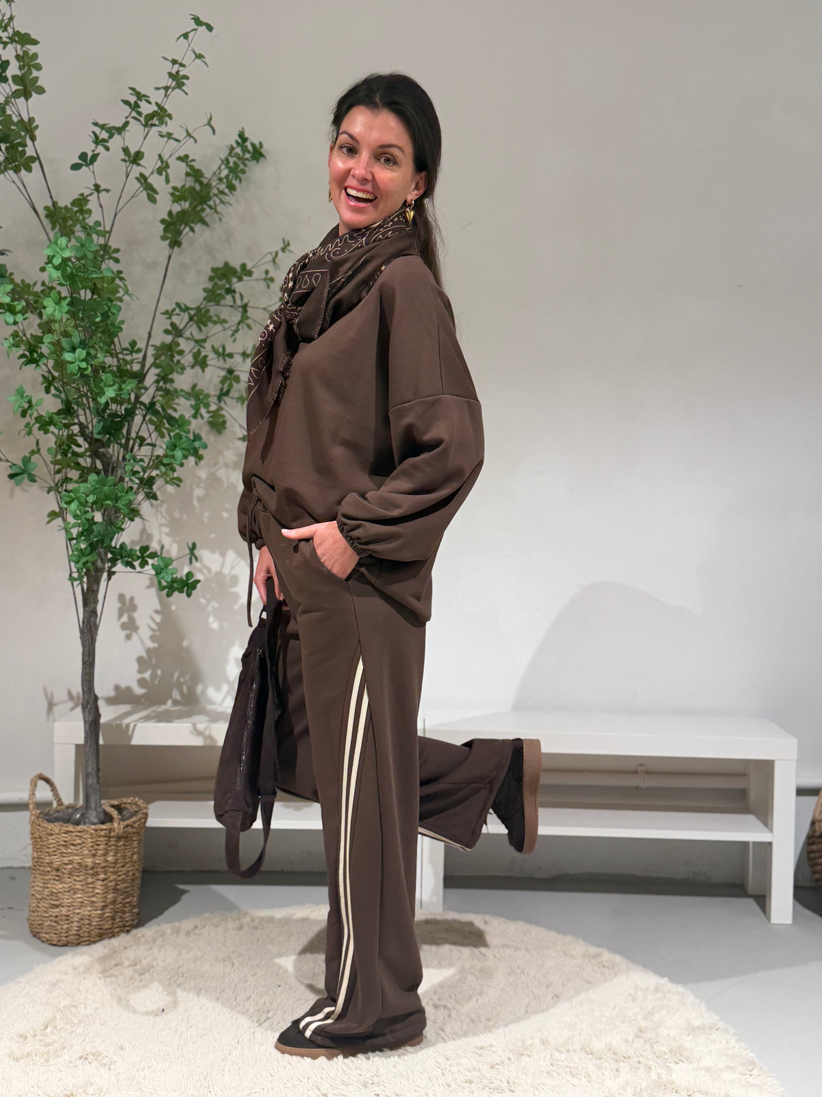 LIONA COMFY SET - BRUIN