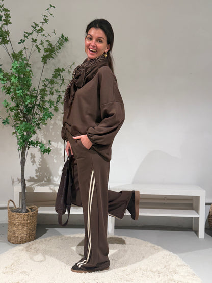 LIONA COMFY SET - BRUIN
