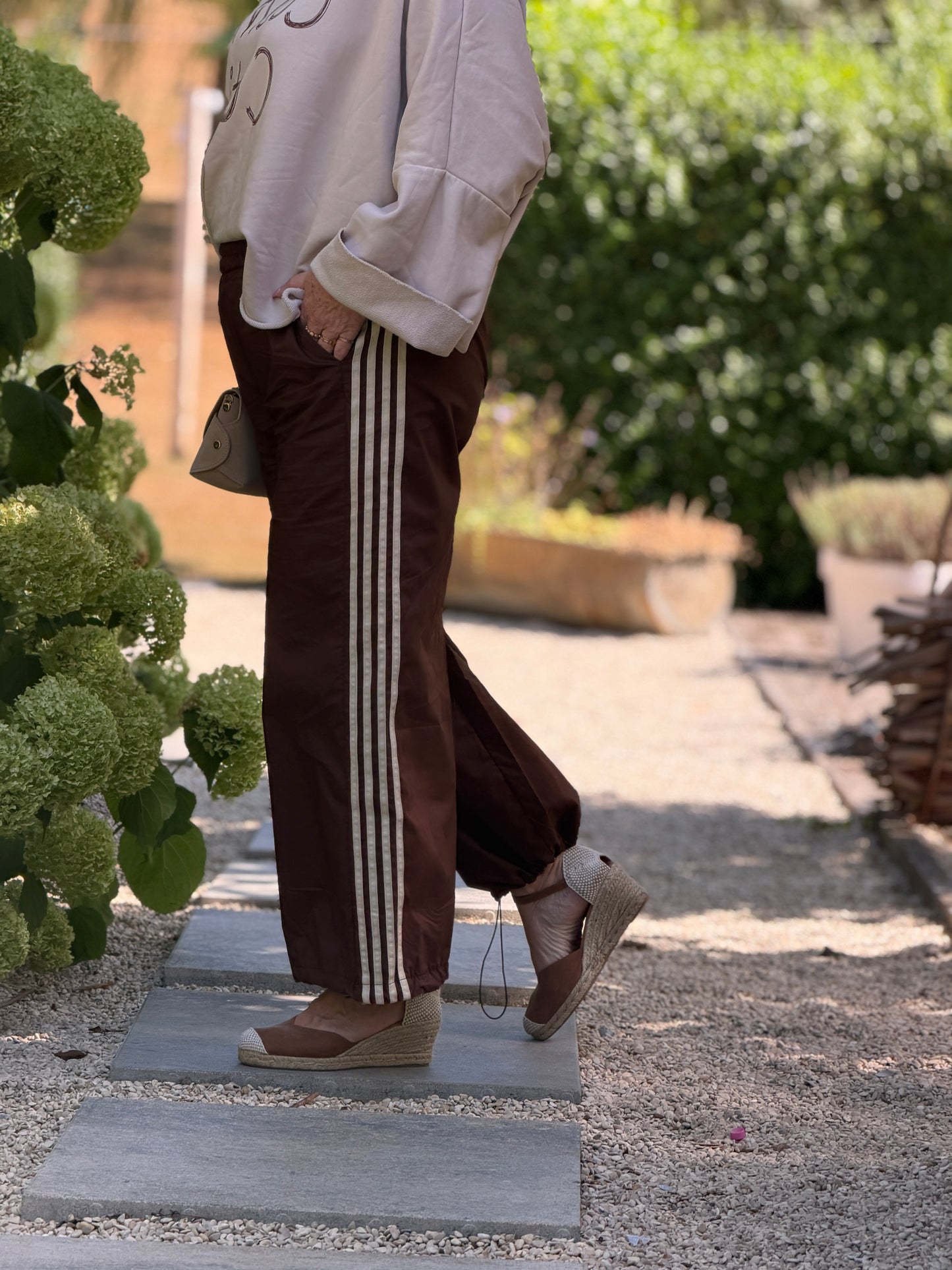 BALLOON STRIPE BROEK - BRUIN