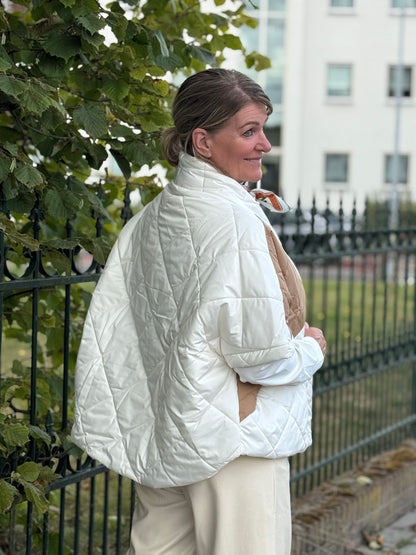 KYRA –  Bodywarmer Beige/Camel