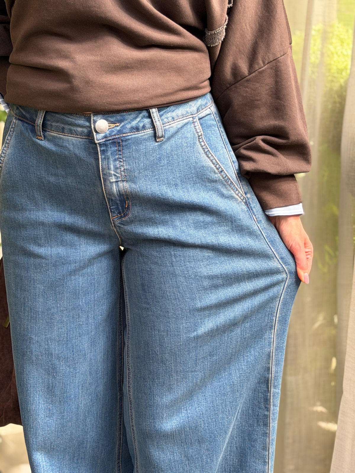 BOBBIE JEANS
