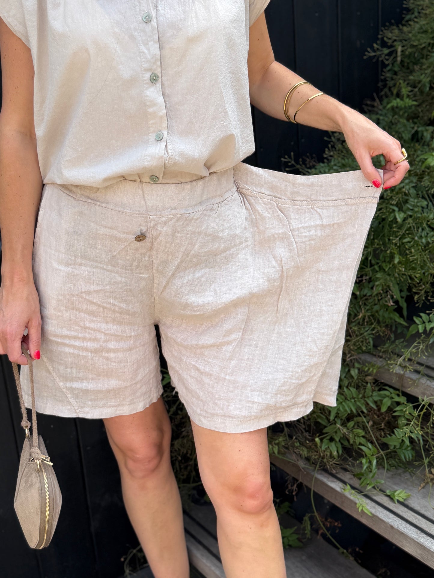 LINO OVERSLAG SHORT - BEIGE