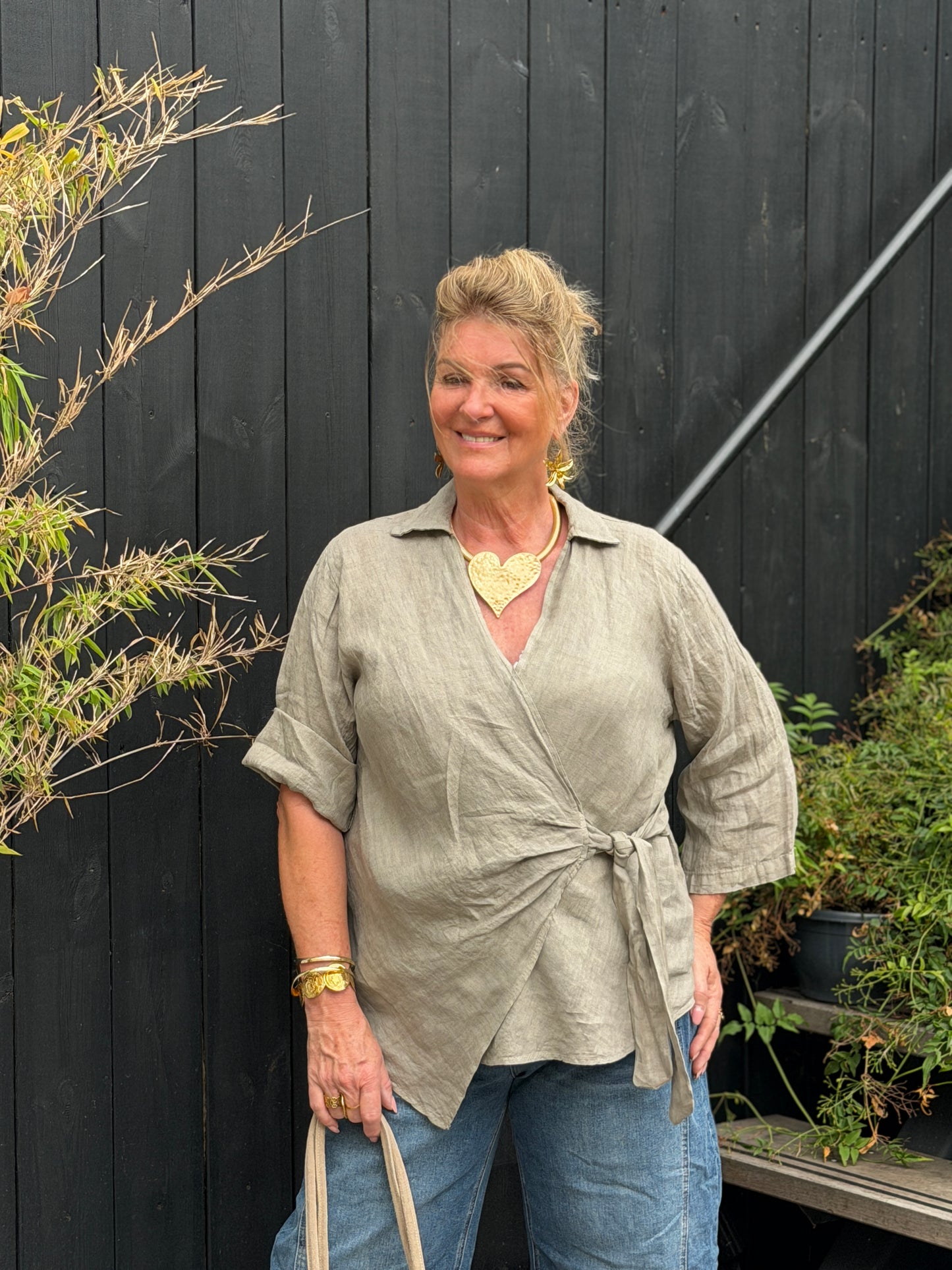 LINO KNOOPBLOUSE - TAUPE
