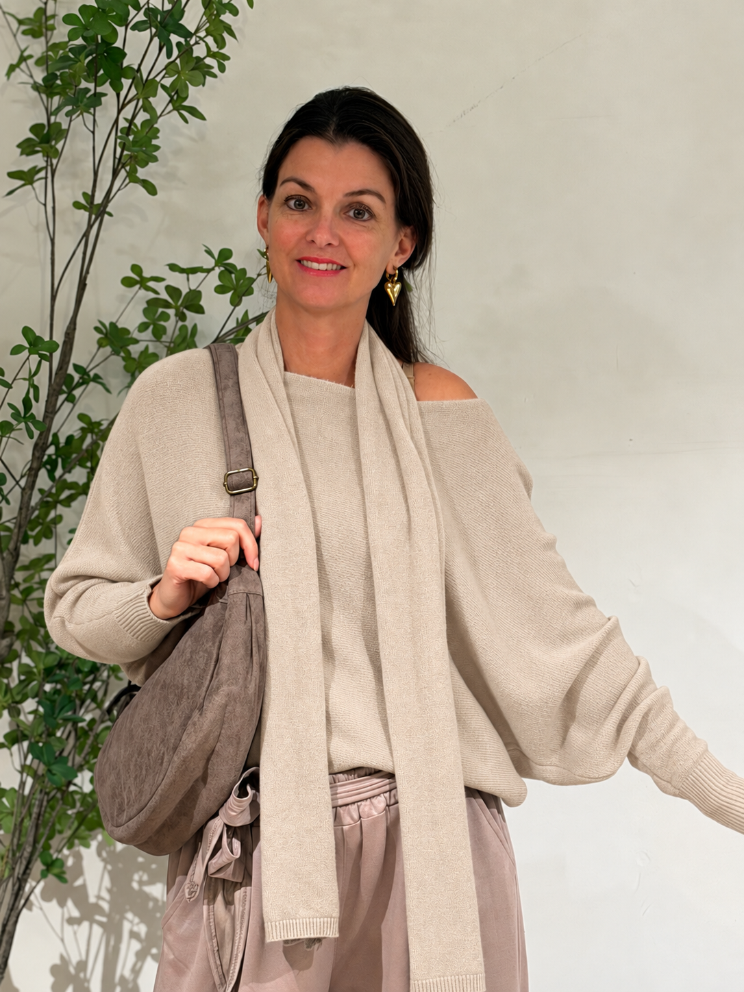 WENDY SWEATER+SJAAL - BEIGE