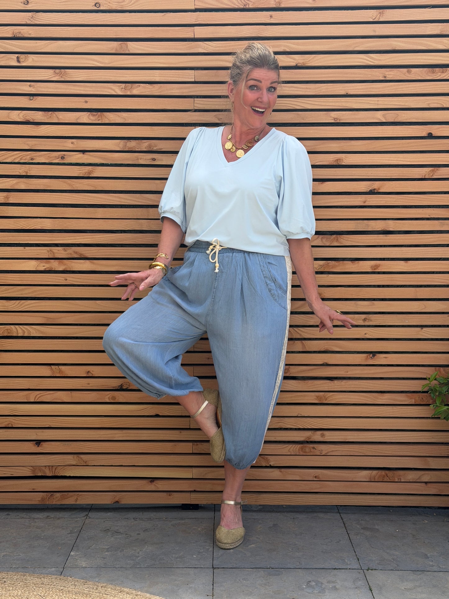 AMIE-V SHIRT BLAUW