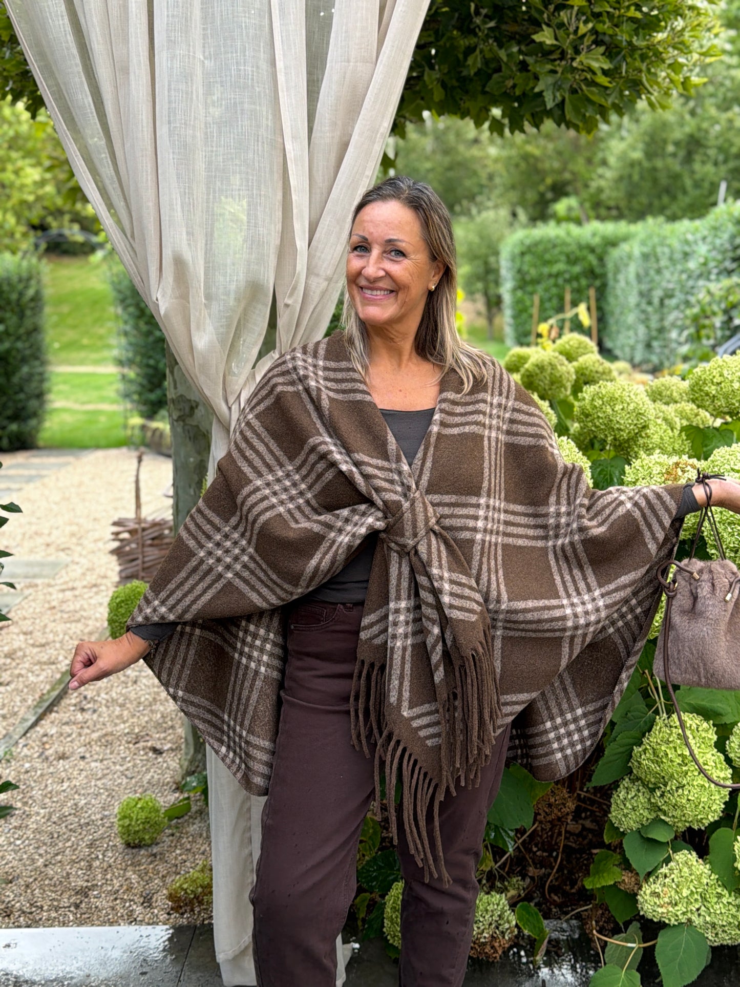 PONCHO