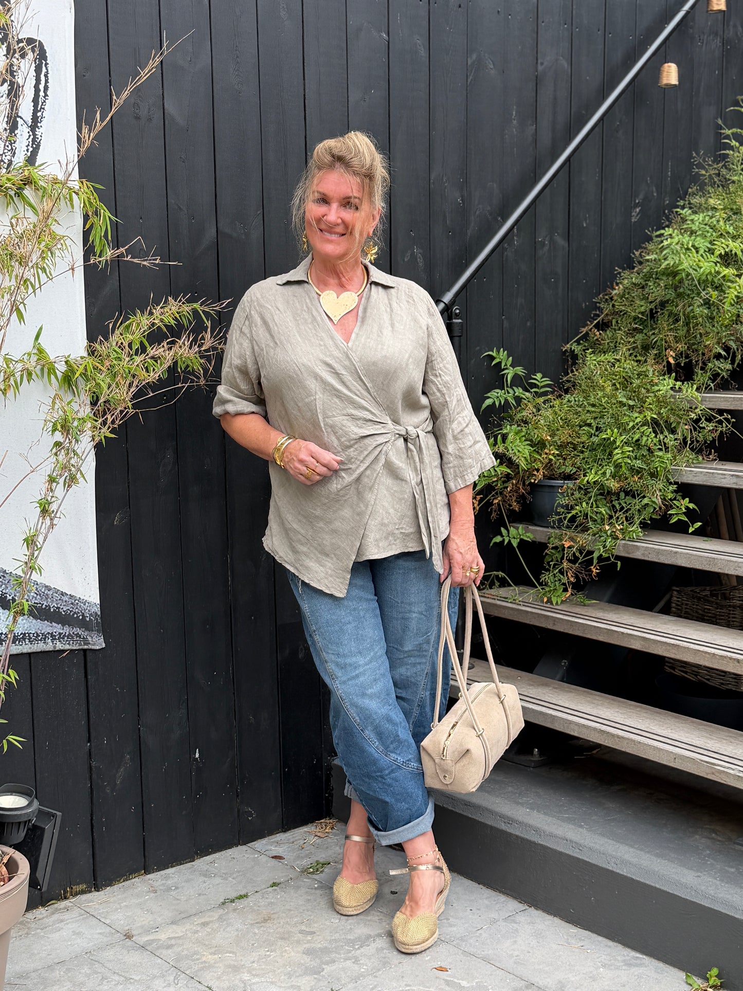 LINO KNOOPBLOUSE - TAUPE