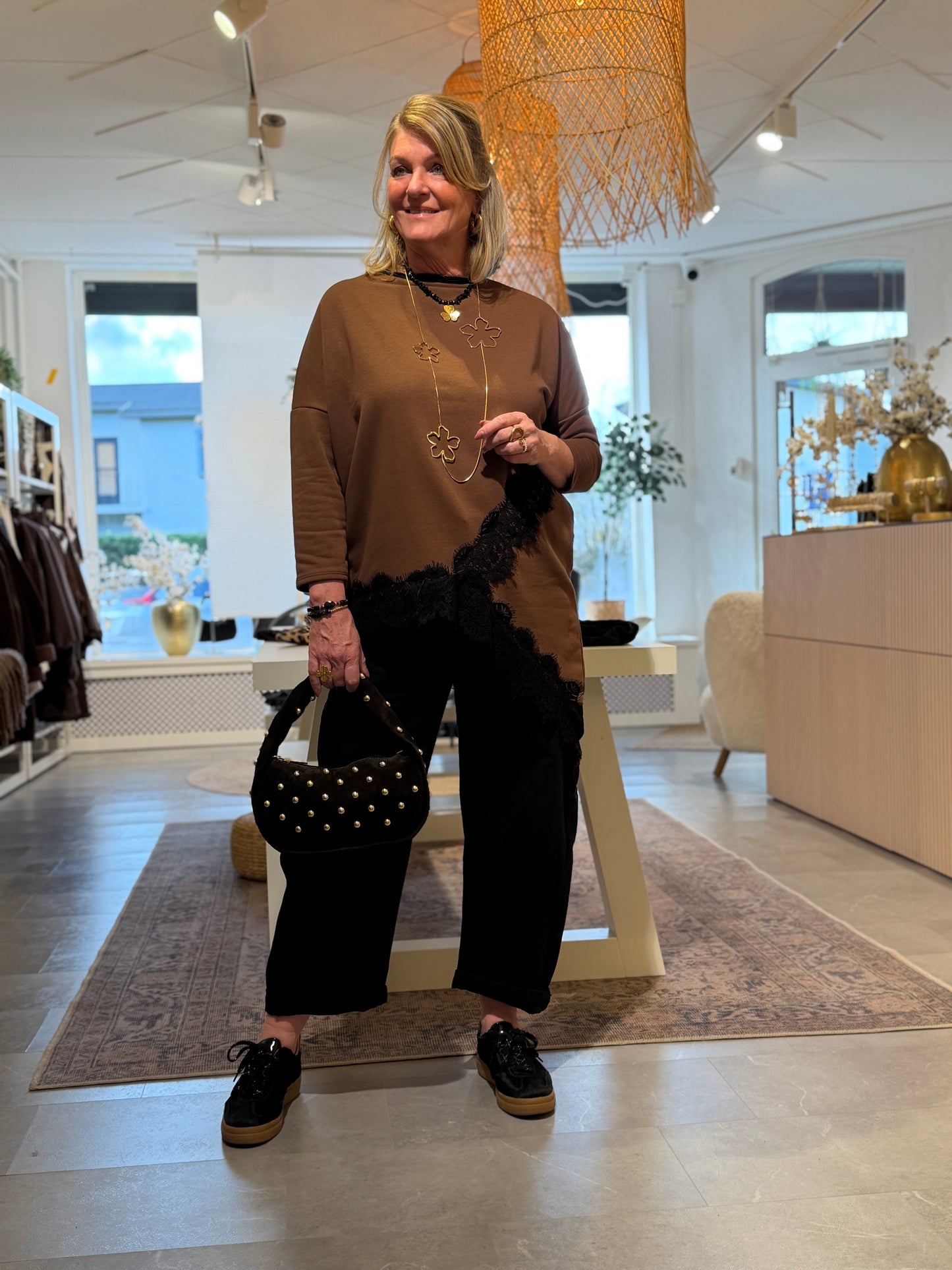 LEA LACE TRUI - Bruin