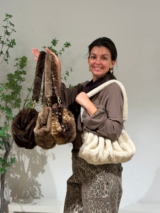 CLUTCH FAUX FUR