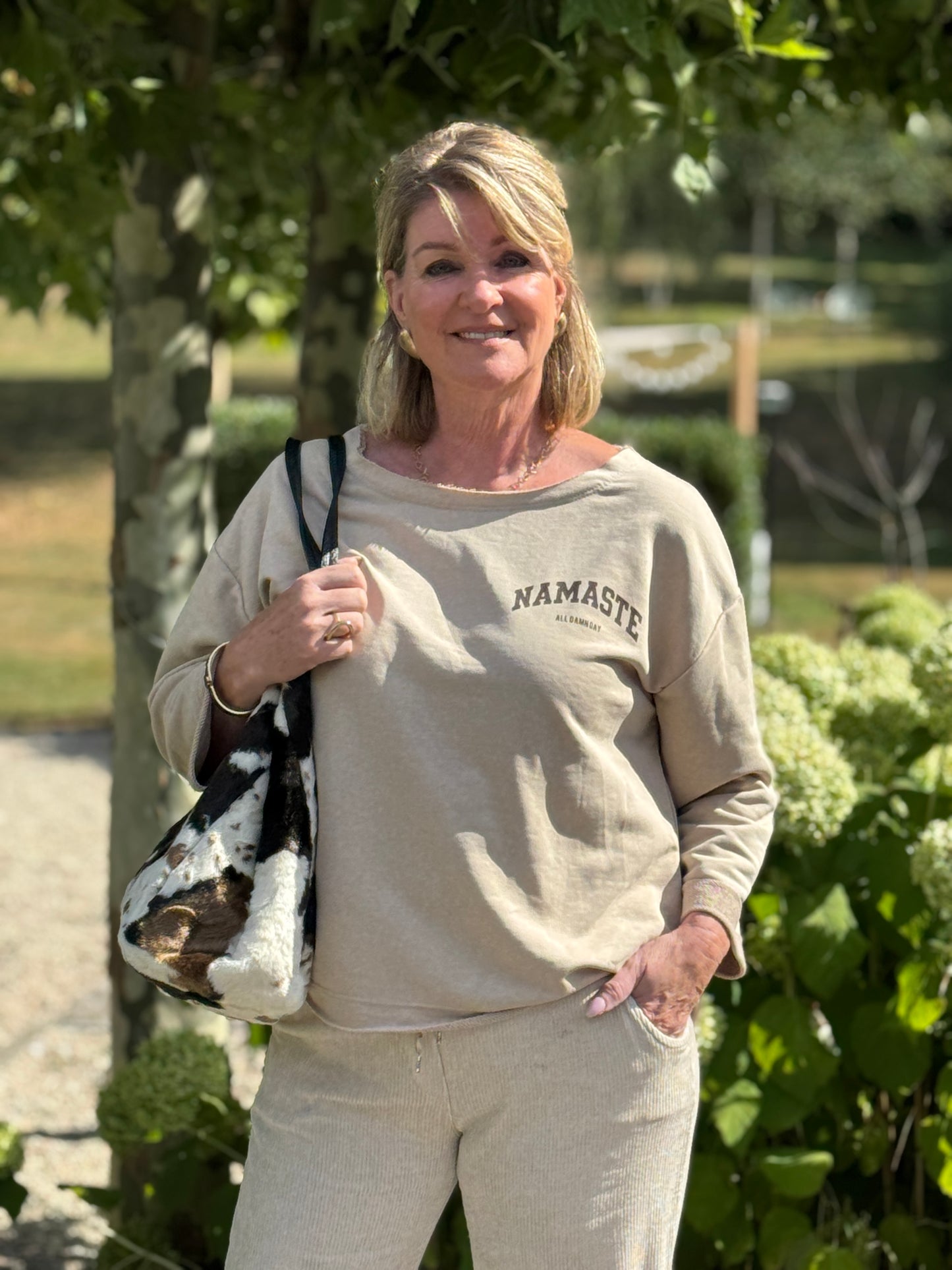 NAMASTE Sweater - Beige