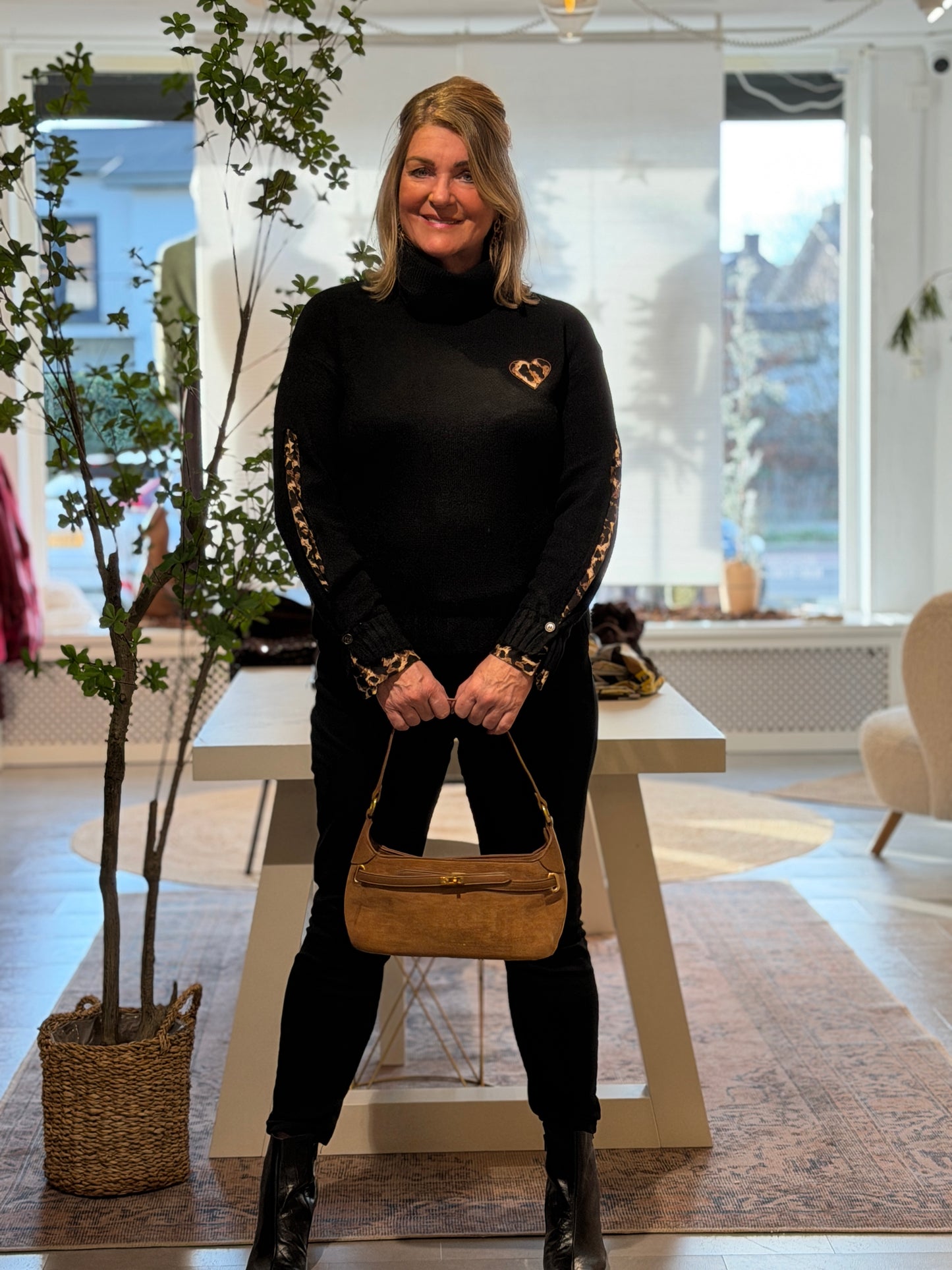 LIVA Leopard Trui - Zwart