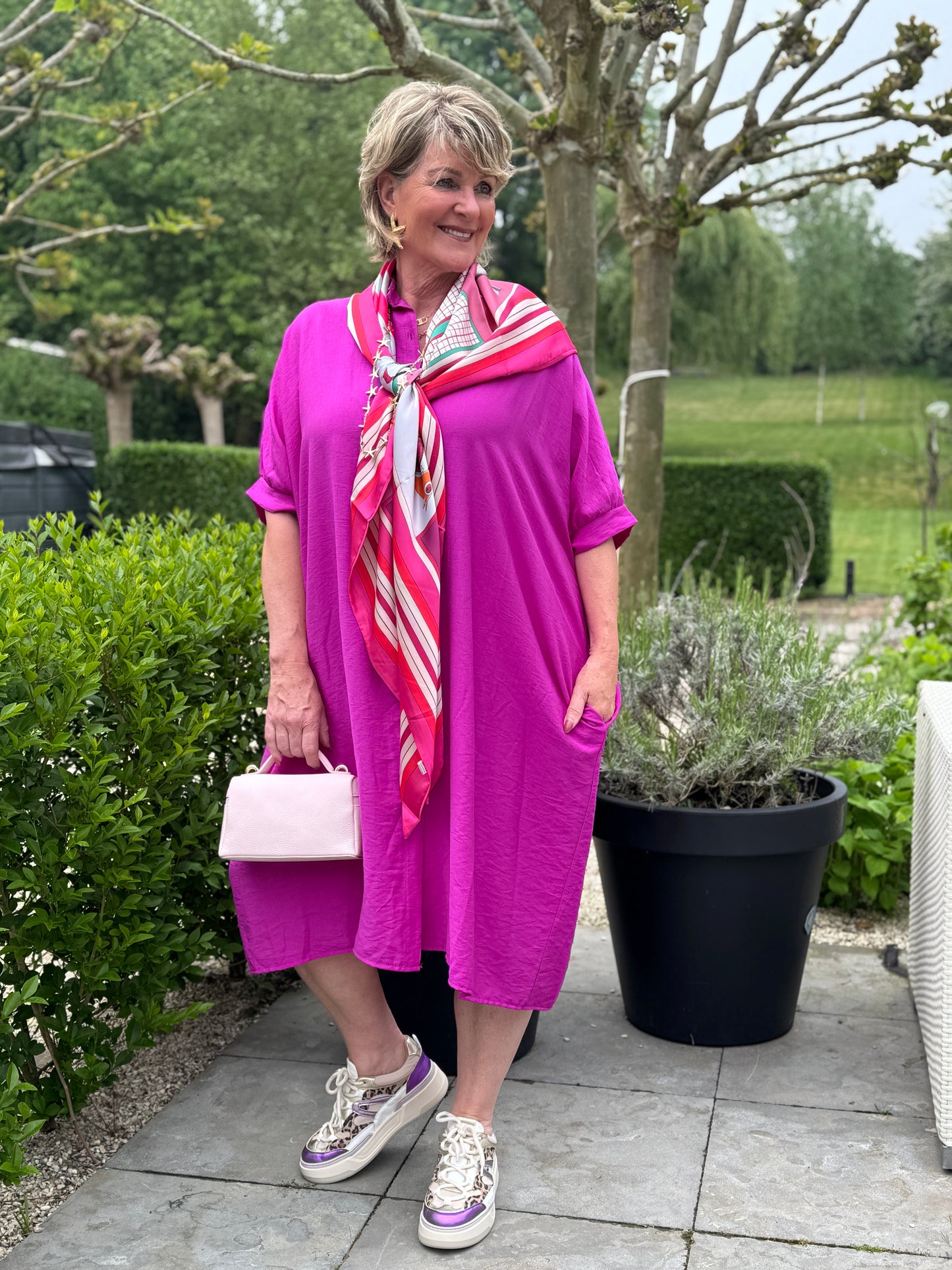 Amely Tuniek - Magenta
