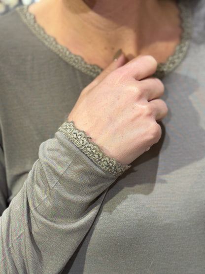 BASIC Top Len - Taupe