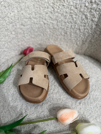 LILIA - Beige Suede